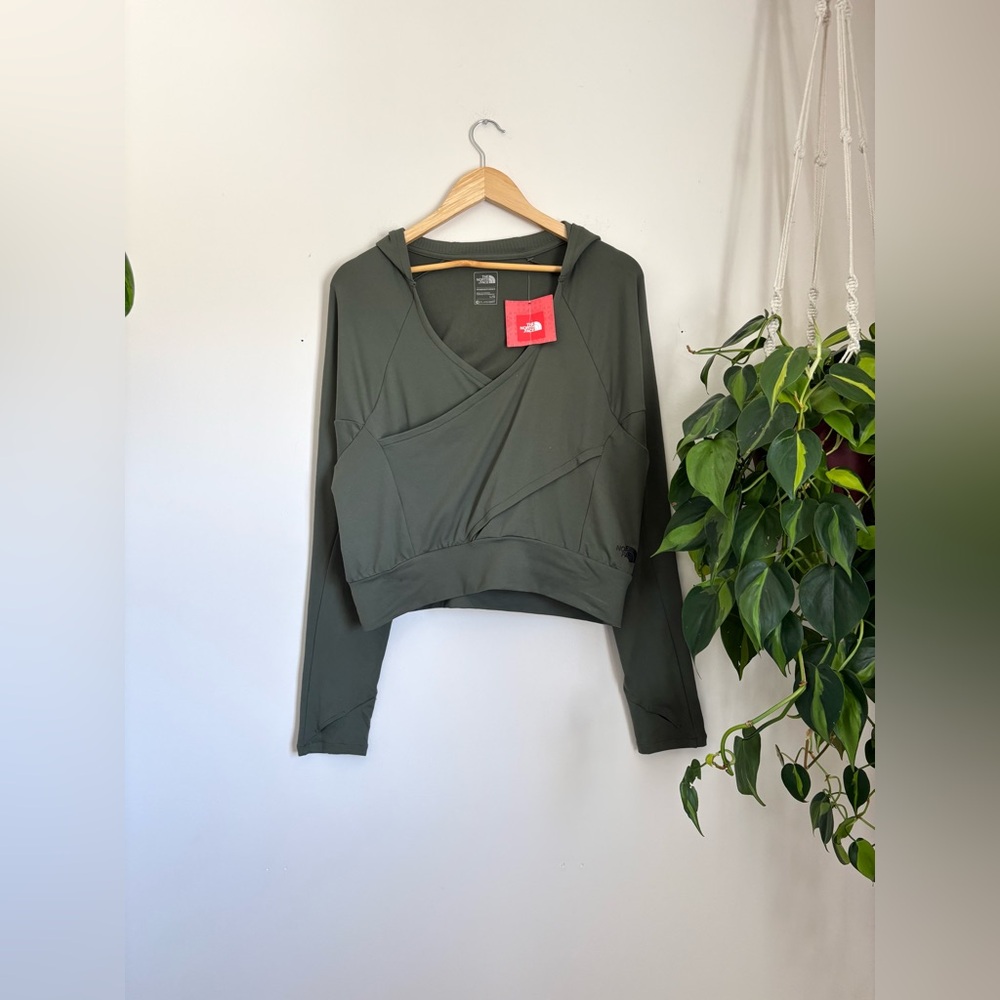 North Face Motivation Wrap Hoodie in Olive - Picture 2 of 8